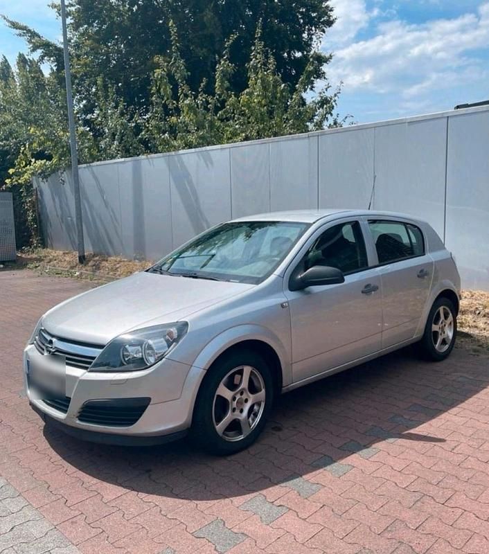 Silber Gebraucht 2006 Opel Astra Kleinwagen | 2.690 € (Etwas zu teuer) - Bild 1/4