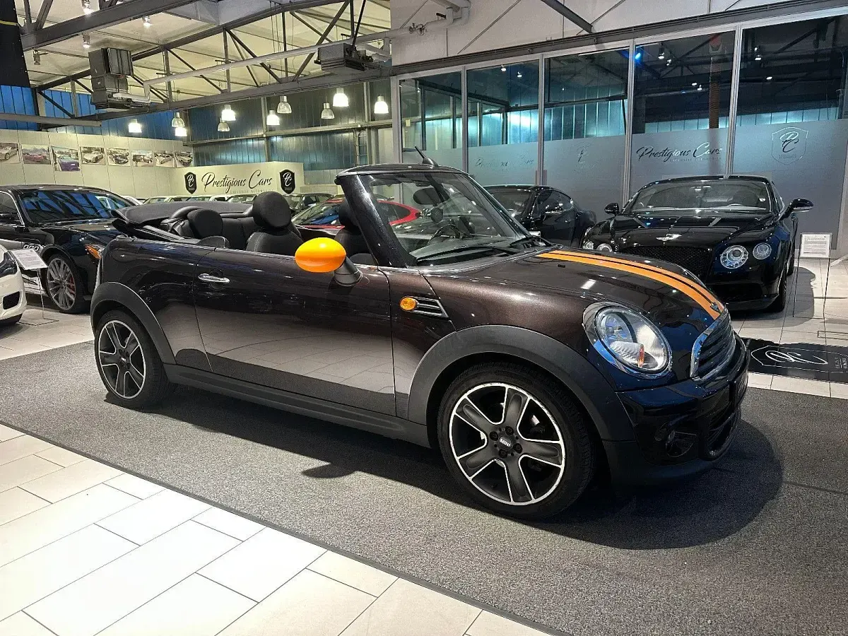 Usata Mini One Cabriolet 98 CV (72 kW) 2013 Marrone Cabrio
