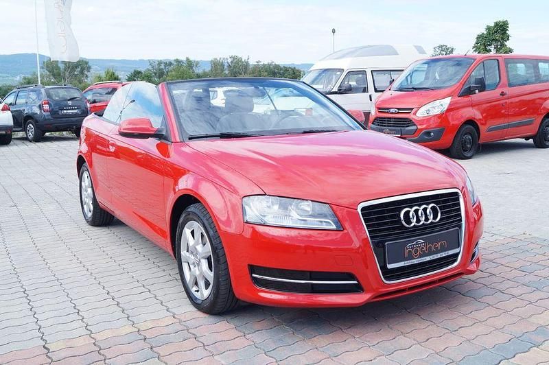 Gebraucht Audi A3 Cabriolet Attraction 160 PS (117 kW) 2011 Rot Cabrio