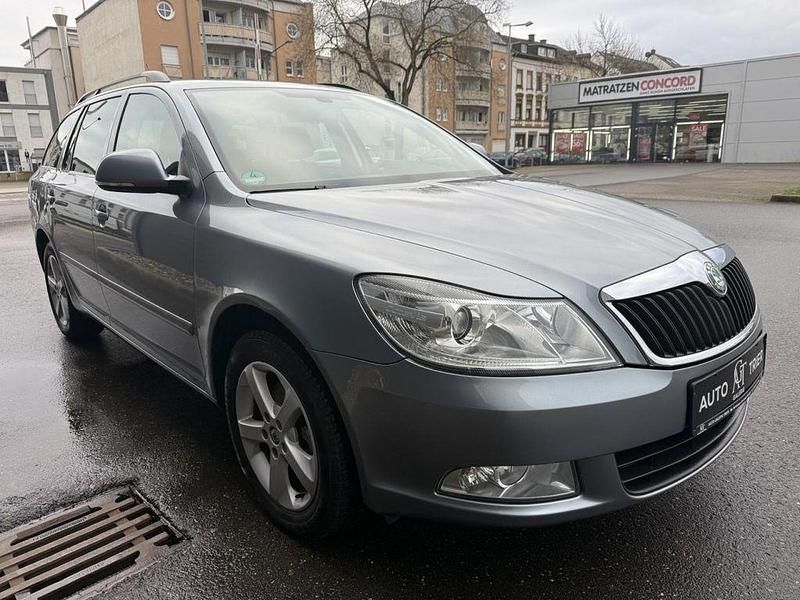 Gebraucht Skoda Octavia 110 PS (80 kW) 2012 Grau Kombi