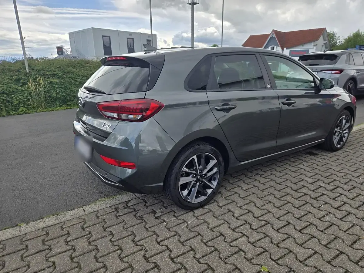 Gebraucht Hyundai i30 159 PS (116 kW) 2021 Grün Limousine