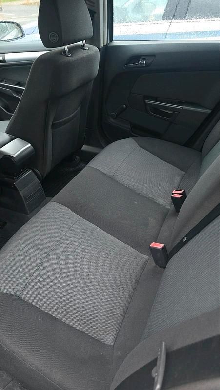 Gebraucht Opel Astra 105 PS (77 kW) 2005 Silber Limousine