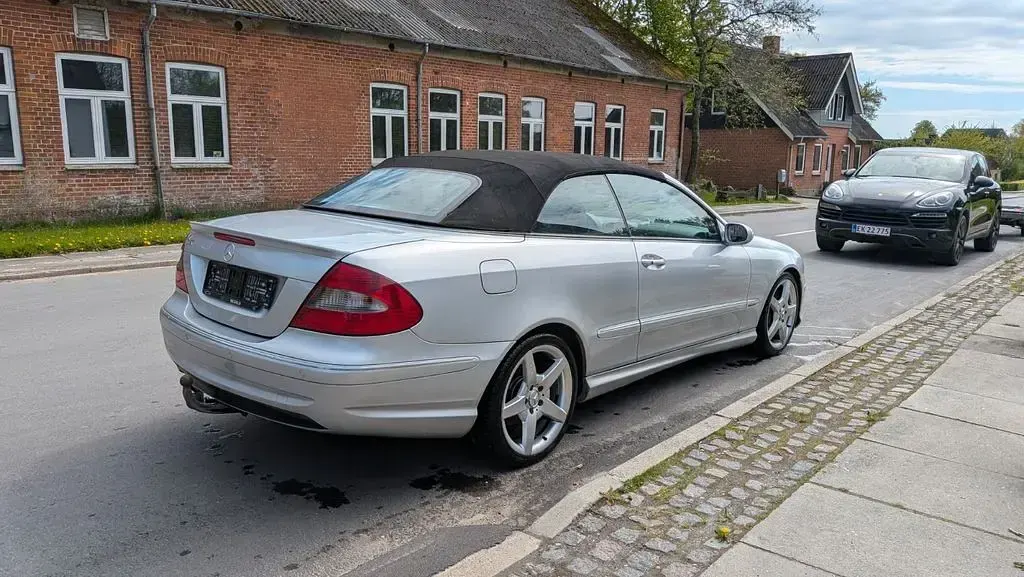 Gebraucht Mercedes CLK320 AMG 224 PS (164 kW) 2006 Silber Cabrio