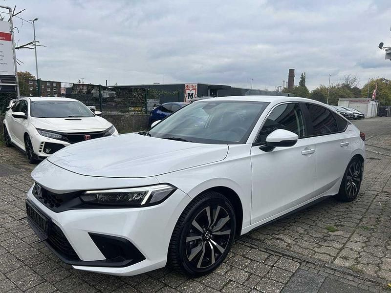 Gebraucht Honda Civic Elegance 143 PS (105 kW) 2024 Weiß Limousine