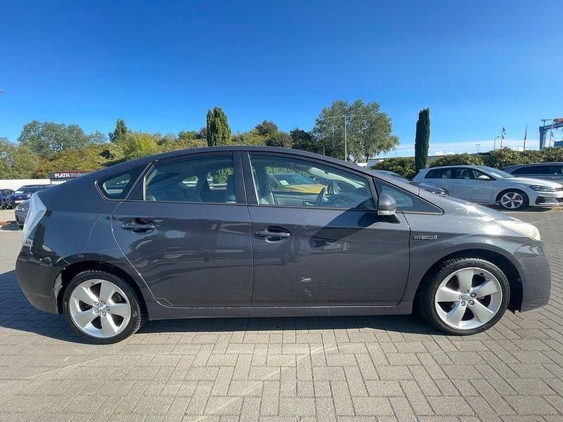 Gebraucht Toyota Prius Life 99 PS (72 kW) 2010 Grau Kleinwagen