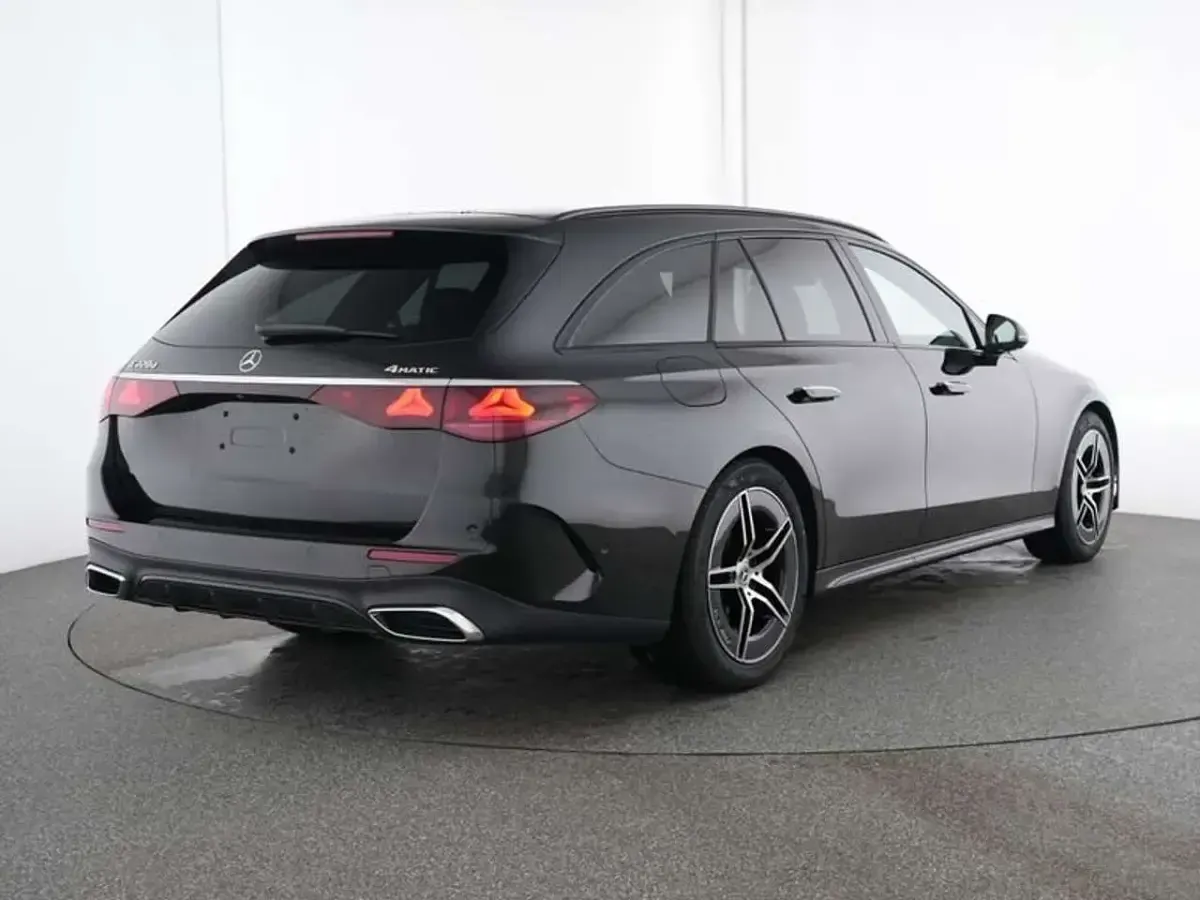 Gebraucht Mercedes E220 AMG 197 PS (144 kW) 2025 Lack obsidianschwarz Kombi