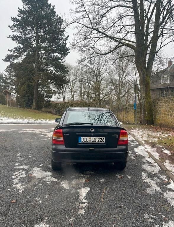 Gebraucht Opel Astra Edition 101 PS (74 kW) 2003 Schwarz Coupé