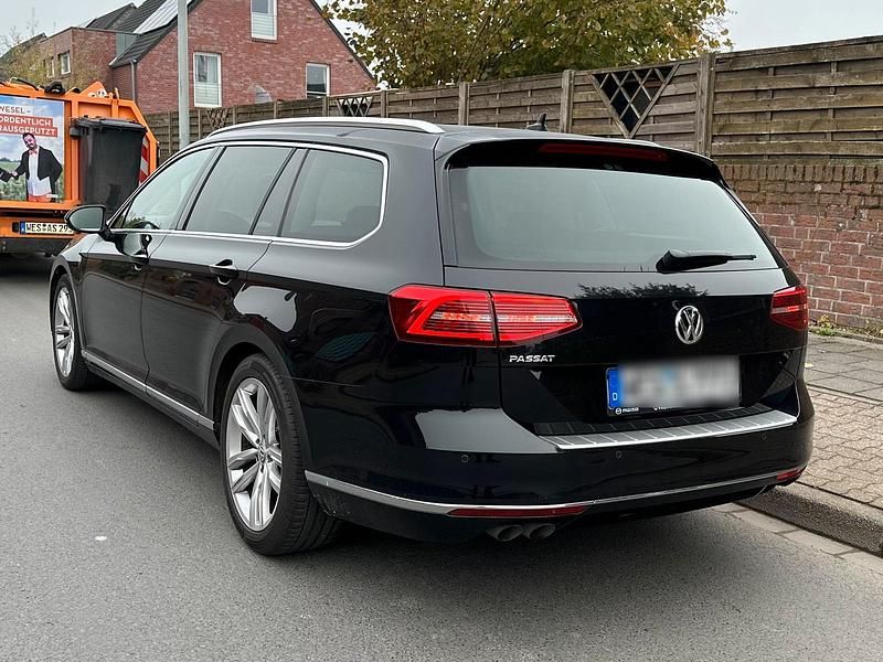 Gebraucht VW Passat Highline 190 PS (139 kW) 2015 Schwarz Kombi