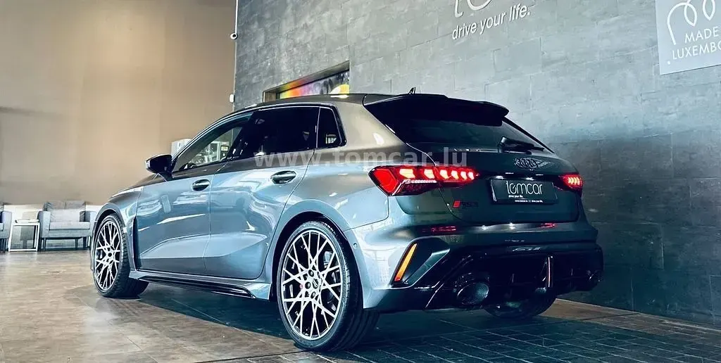 Gebraucht Audi RS3 Sport 400 PS (294 kW) 2026 Grau Limousine
