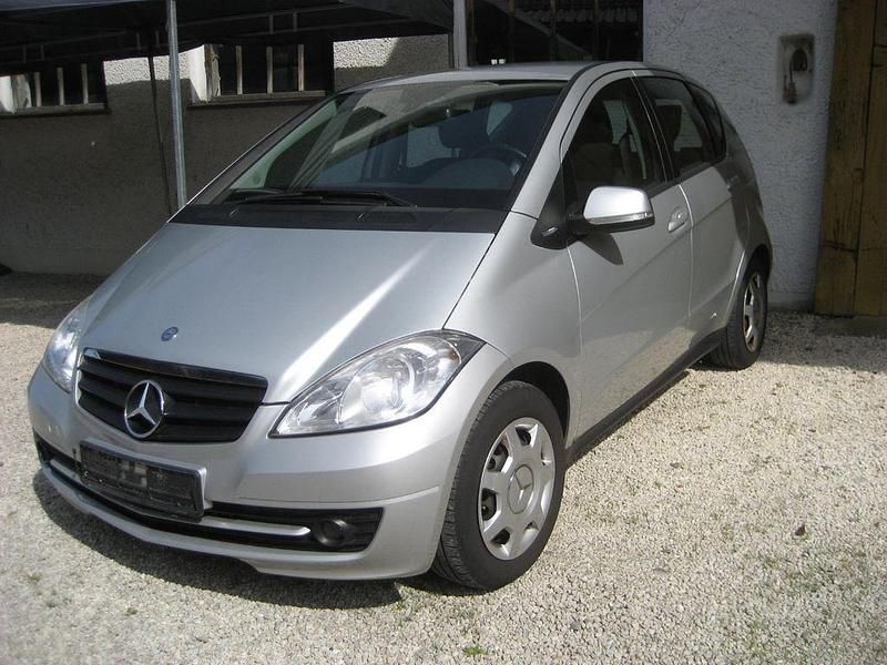 Polarsilber metalliclack Gebraucht 2010 Mercedes A160 SUV | 2.200 € (Fairer Preis) - Bild 1/4