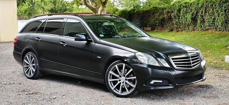 Braun Gebraucht 2010 Mercedes E350 Avantgarde Kombi | 4.300 € (Superpreis) - Bild 1/4