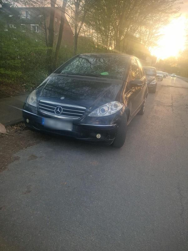 Schwarz Gebraucht 2005 Mercedes A200 Kleinwagen | 1.100 € (Etwas zu teuer) - Bild 1/4