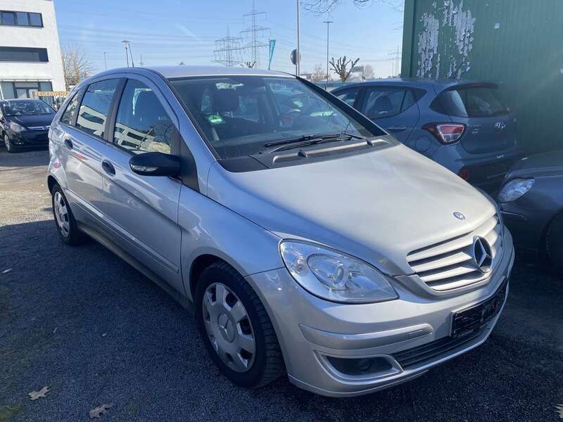 Polarsilber metalliclack Gebraucht 2005 Mercedes B180 Van / Kleinbus | 2.599 € (Fairer Preis) - Bild 1/4