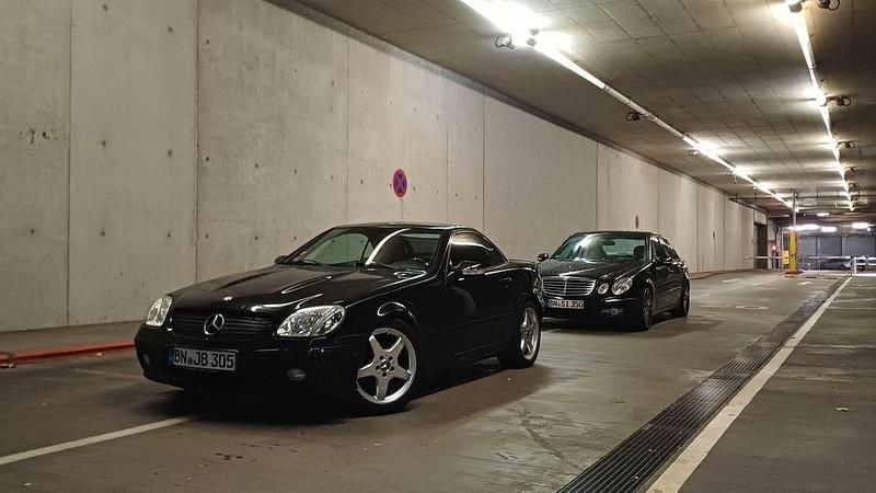 Schwarz Gebraucht 2002 Mercedes SLK200 Cabrio | 4.750 € - Bild 1/4