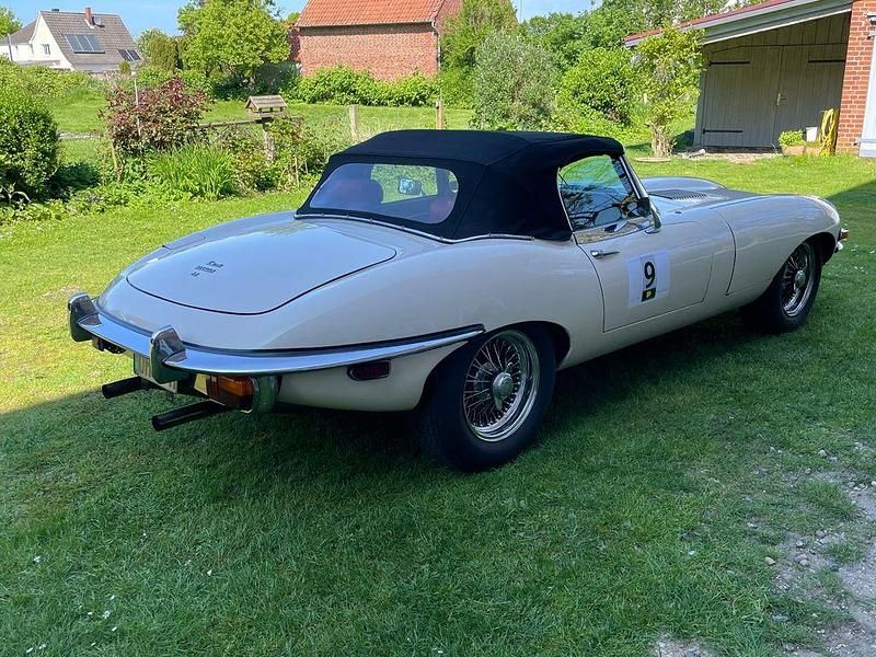 Second-hand Jaguar E-Type 200 CP (147 kW) 1969 Alb Cabrio