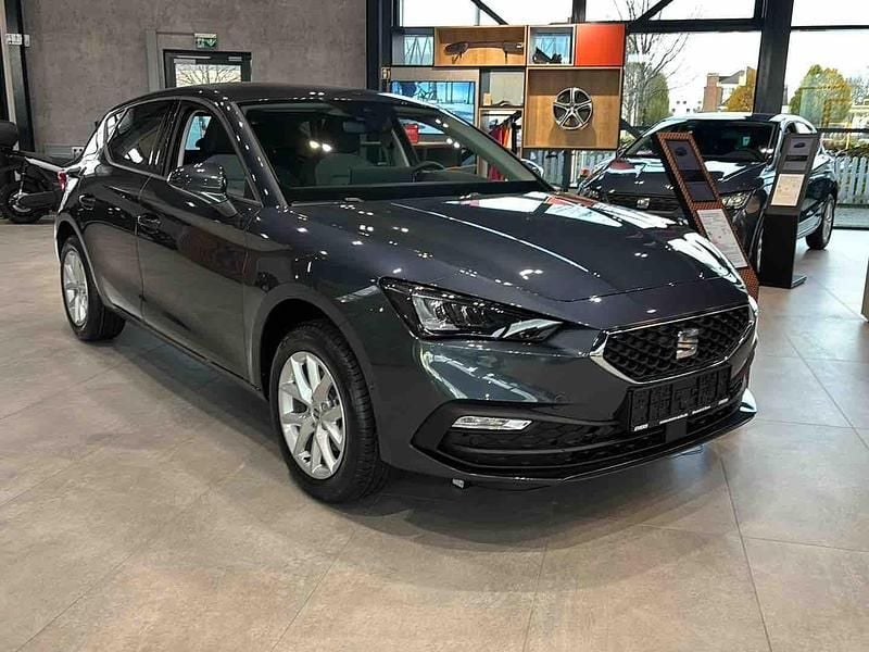 Neu Seat Leon 150 PS (110 kW) 2025 Magnetic grau metallic Limousine