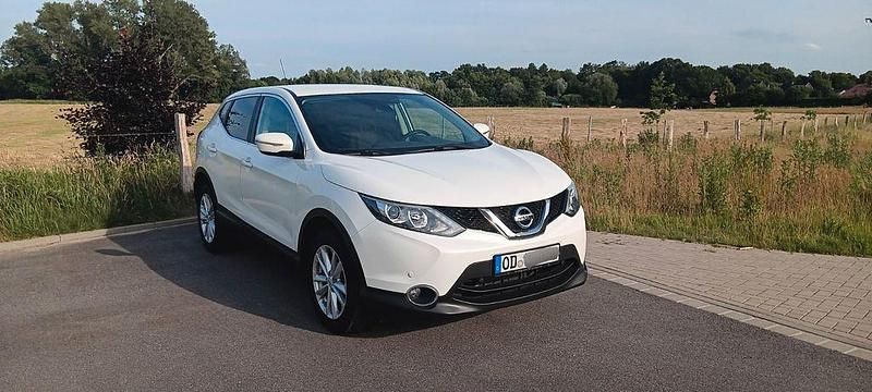 Weiß Gebraucht 2014 Nissan Qashqai Acenta SUV | 7.777 € (Fairer Preis) - Bild 1/4