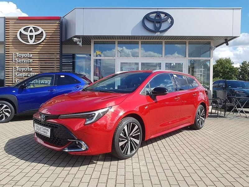 Karminarot Neu 2025 Toyota Corolla Kombi | 35.390 € (Fairer Preis) - Bild 1/4