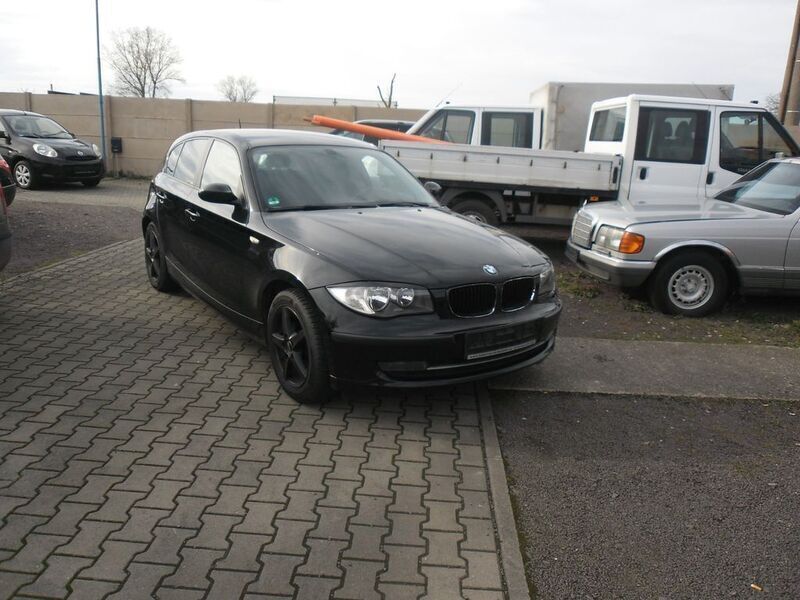Schwarz Gebraucht 2009 BMW 116 Kleinwagen | 2.950 € (Guter Preis) - Bild 1/4