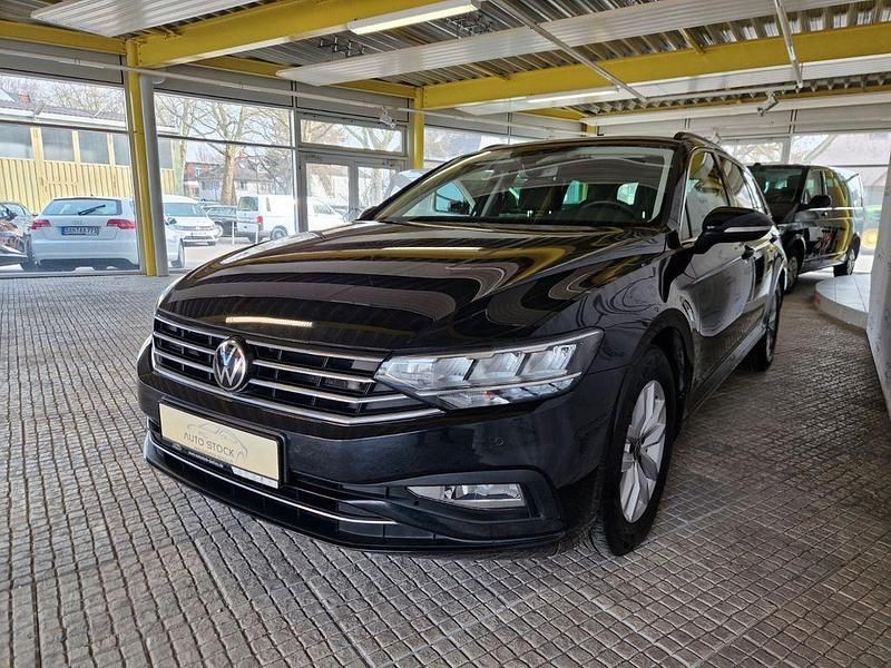 Gebraucht VW Passat Business 150 PS (110 kW) 2023 Schwarz Kombi