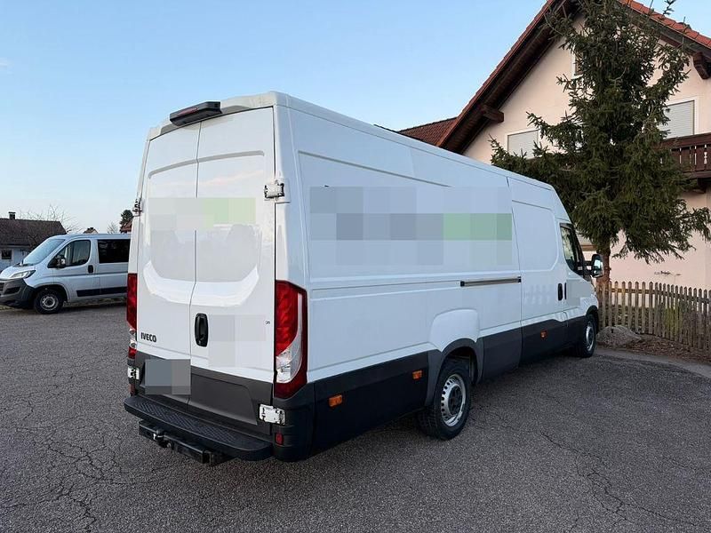 Gebraucht Iveco Daily 170 PS (125 kW) 2024 Weiß Van / Kleinbus