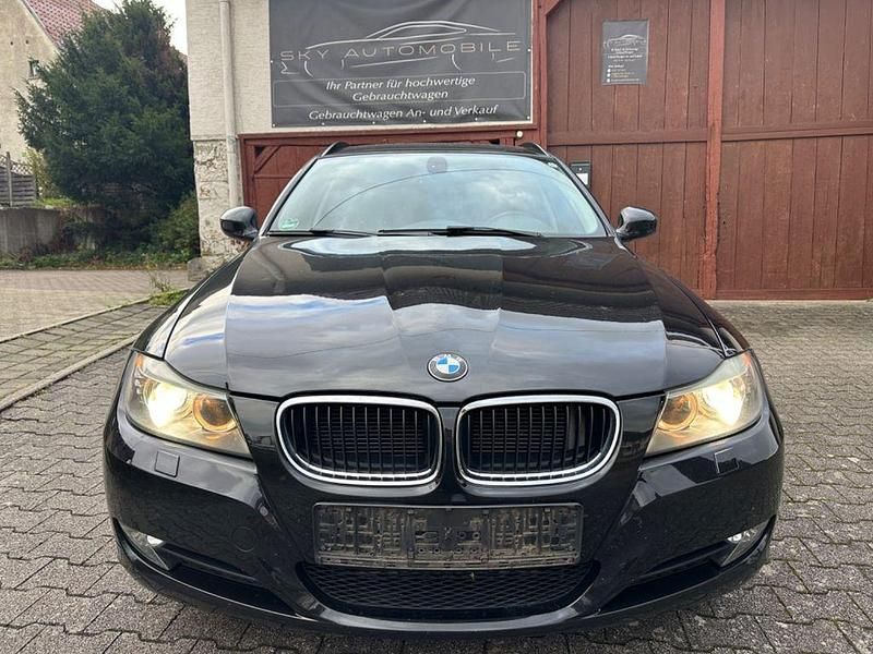 Gebraucht BMW 320 Comfort Edition 184 PS (135 kW) 2012 Schwarz Kombi