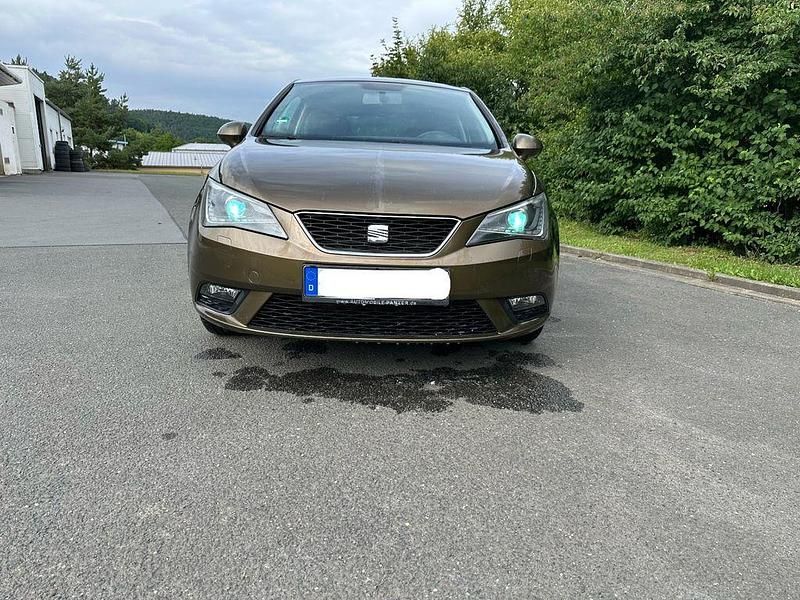 Braun Gebraucht 2012 Seat Ibiza SC Style Kleinwagen | 4.399 € (Fairer Preis) - Bild 1/4