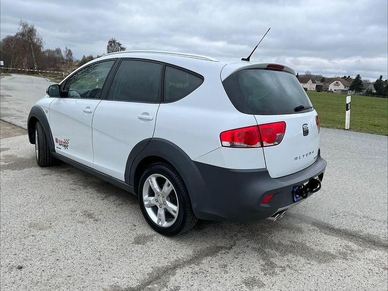 Gebraucht Seat Altea 170 PS (125 kW) 2011 Weiß Van / Kleinbus