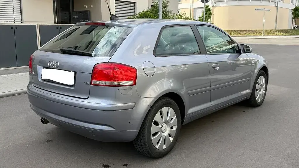 Brugt Audi A3 Ambiente 102 HK (75 kW) 2006 Sølv Hatchback
