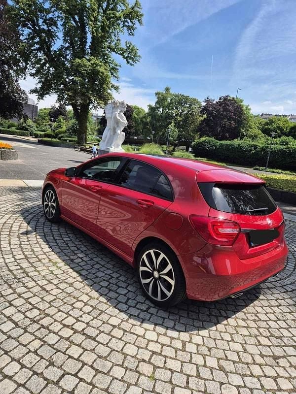 Rot Gebraucht 2014 Mercedes A180 Limousine | 9.000 € (Guter Preis) - Bild 1/4
