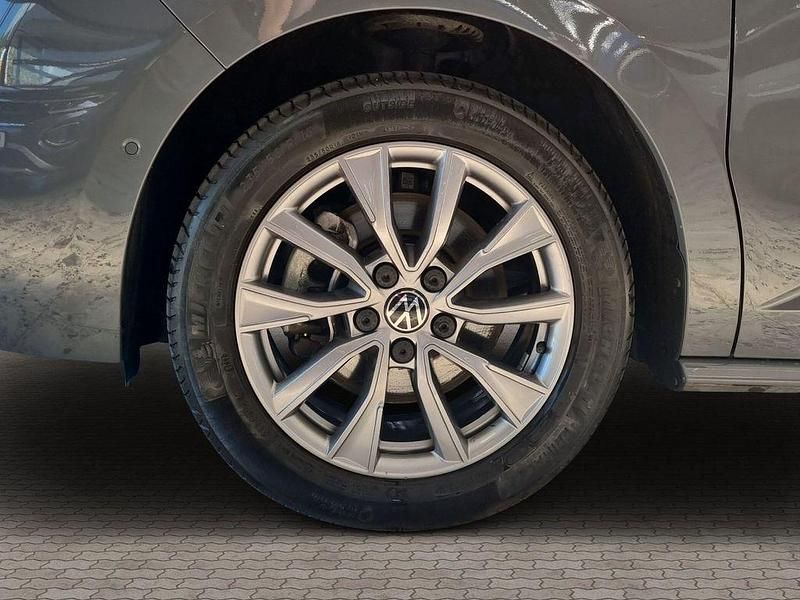 Second-hand VW Multivan Life 150 CP (110 kW) 2022 Gri Monovolum