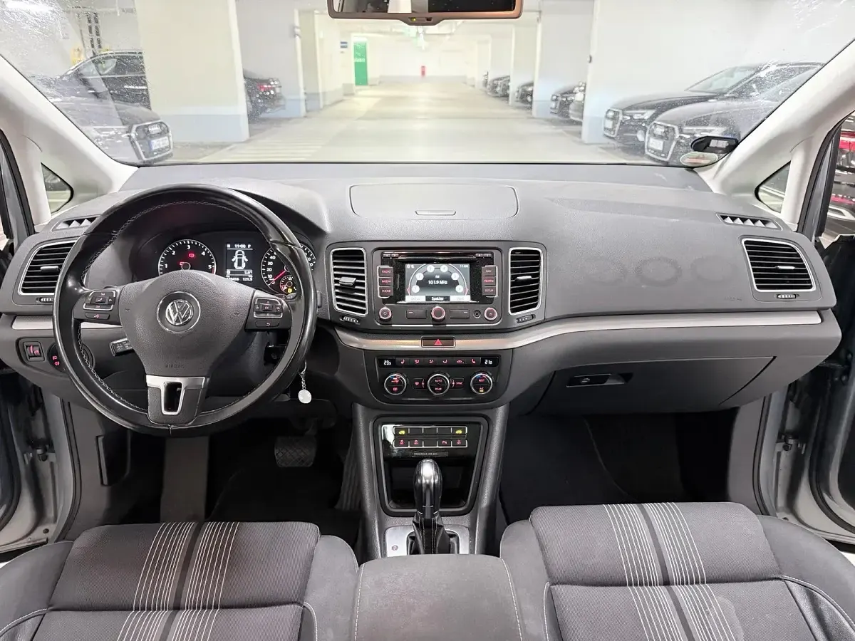 Gebraucht VW Sharan 140 PS (102 kW) 2013 Grau Van / Kleinbus