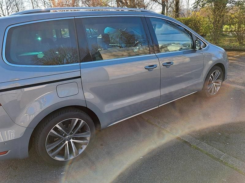 Gebraucht VW Sharan Cup 140 PS (102 kW) 2014 Grau Van / Kleinbus