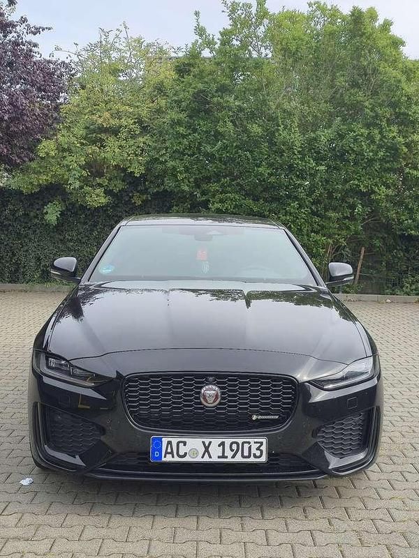 Schwarz Gebraucht 2023 Jaguar XE R-Dynamic Limousine | 25.999 € (Superpreis) - Bild 1/4