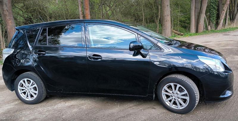 Gebraucht Toyota Verso Edition 147 PS (108 kW) 2012 Schwarz Van / Kleinbus
