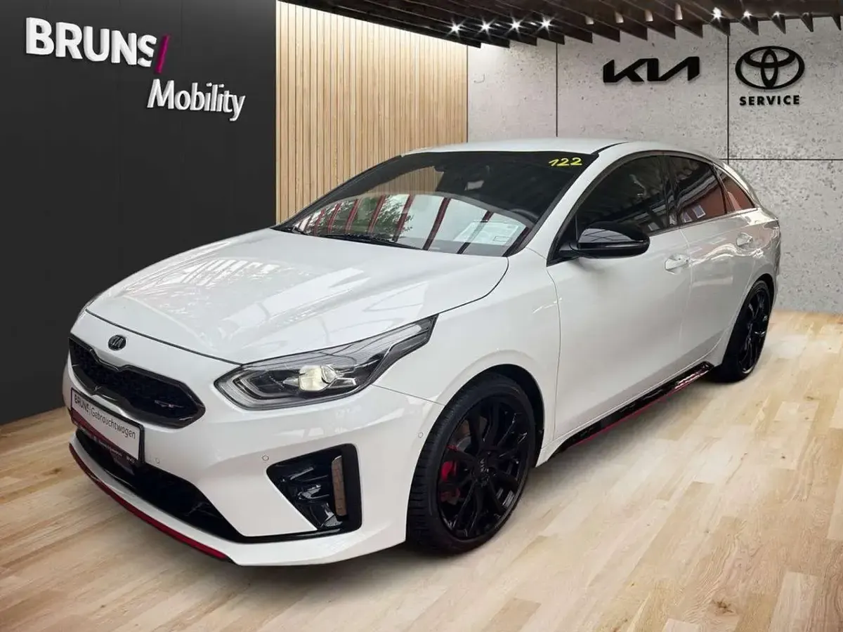 Gebraucht Kia ProCeed GT GT 204 PS (150 kW) 2020 Weiss Kleinwagen