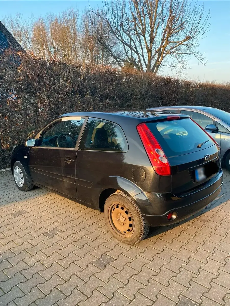 Second-hand Ford Fiesta 80 CP (58 kW) 2008 Albastru Hatchback