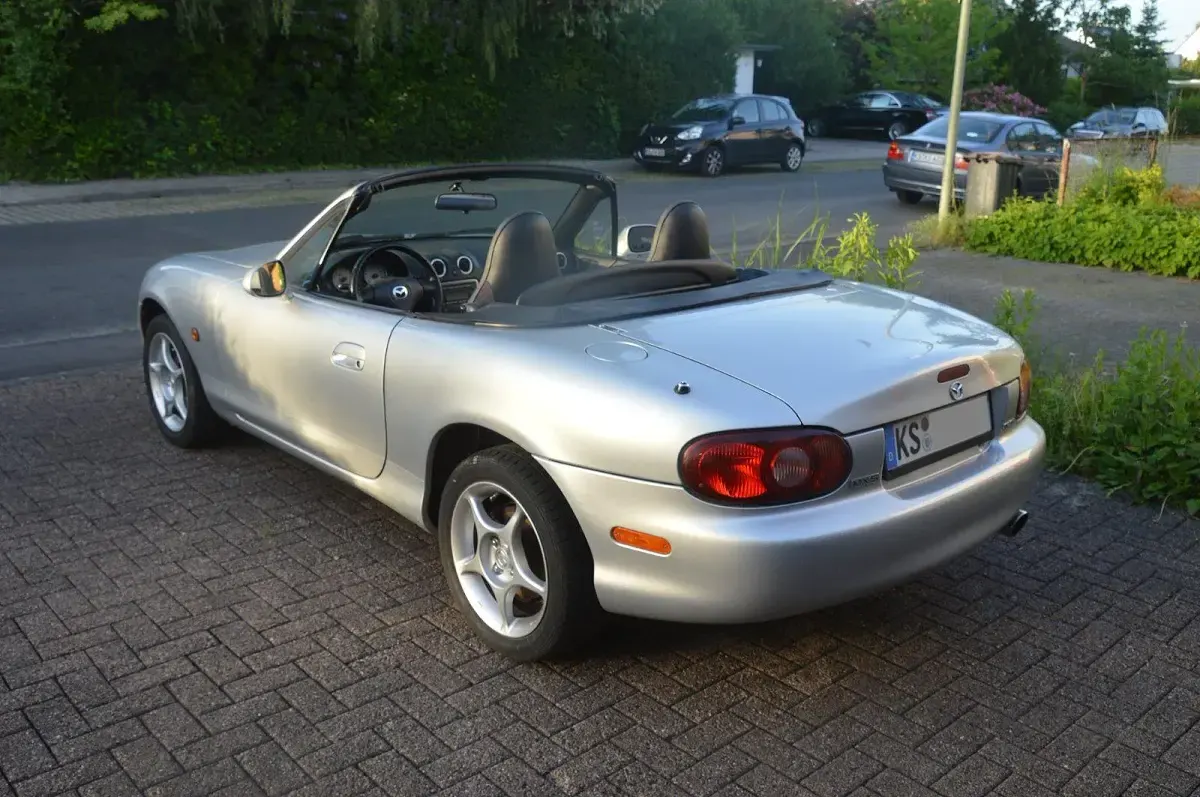 Gebraucht Mazda MX5 110 PS (80 kW) 2002 Silber Cabrio
