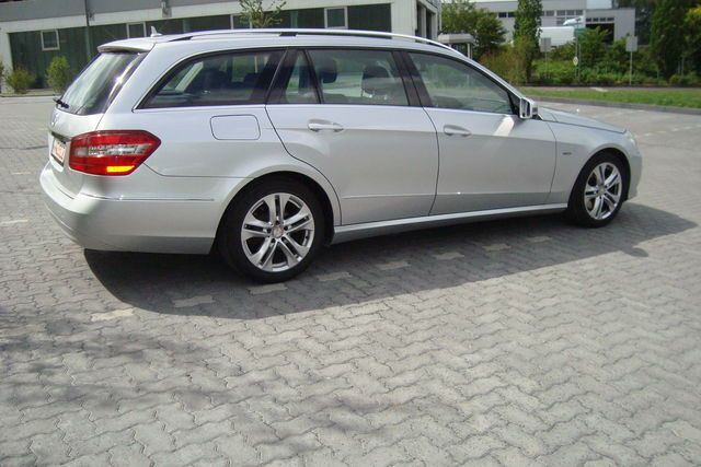 Gebraucht Mercedes E250 277 PS (203 kW) 2010 Silber metallic Kombi