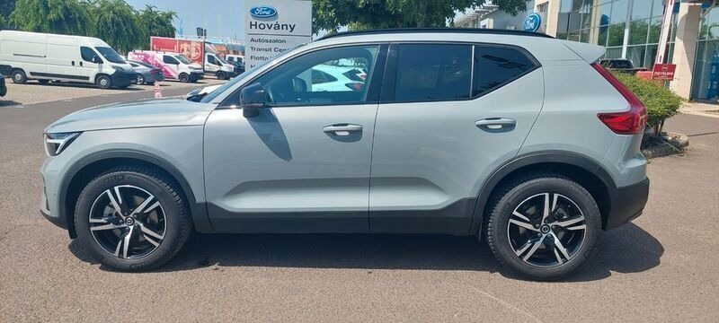 Gebraucht Volvo XC40 Plus 197 PS (144 kW) 2023 Grau SUV