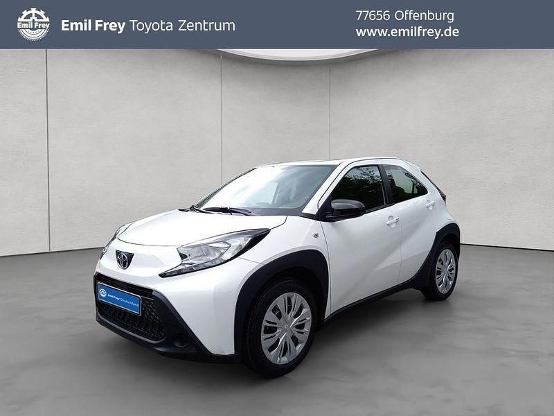 Schneeweiß Neu 2025 Toyota Aygo X Business Edition SUV | 17.990 € - Bild 1/4