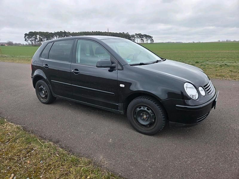 Gebraucht VW Polo 64 PS (47 kW) 2004 Schwarz Kleinwagen