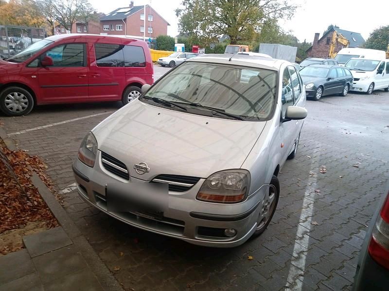 Silber Gebraucht 2002 Nissan Almera Tino Van / Kleinbus | 1.100 € (Guter Preis) - Bild 1/3