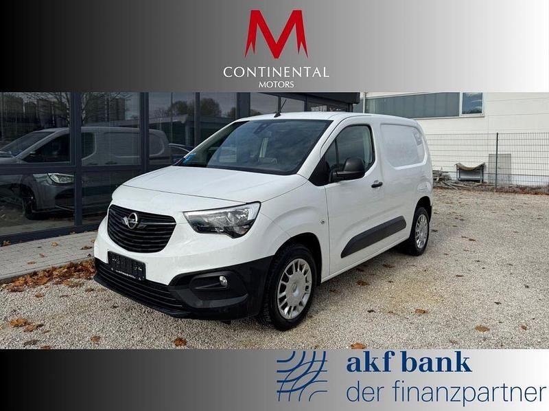 Weiß Gebraucht 2019 Opel Combo Selection Van / Kleinbus | 9.490 € (Guter Preis) - Bild 1/3