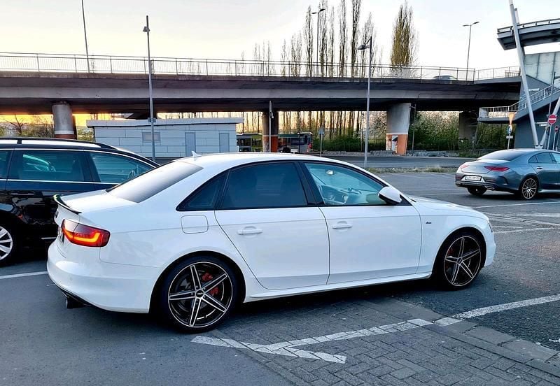 Weiß Gebraucht 2014 Audi A4 S-Line Limousine | 9.999 € (Fairer Preis) - Bild 1/4