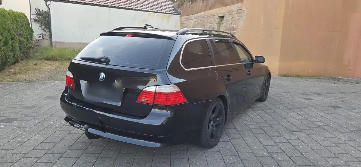 Gebraucht BMW 530 235 PS (172 kW) 2008 Schwarz Kombi