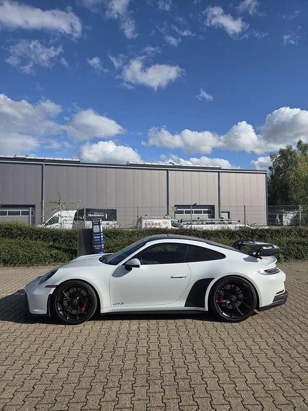 Weiß Gebraucht 2021 Porsche 911 GT3 Coupé | 179.992 € (Superpreis) - Bild 1/4