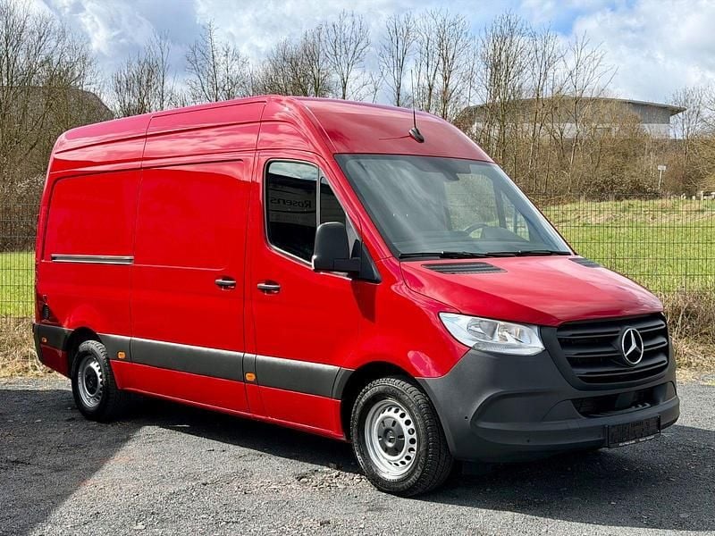 Gebraucht Mercedes Sprinter 150 PS (110 kW) 2021 Rot Van