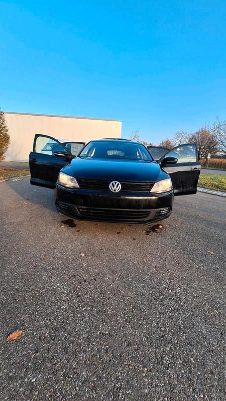 Gebraucht VW Jetta Trendline 105 PS (77 kW) 2012 Schwarz Limousine