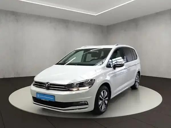 Pure white Gebraucht 2024 VW Touran Comfortline Van / Kleinbus | 36.300 € (Etwas zu teuer) - Bild 1/4